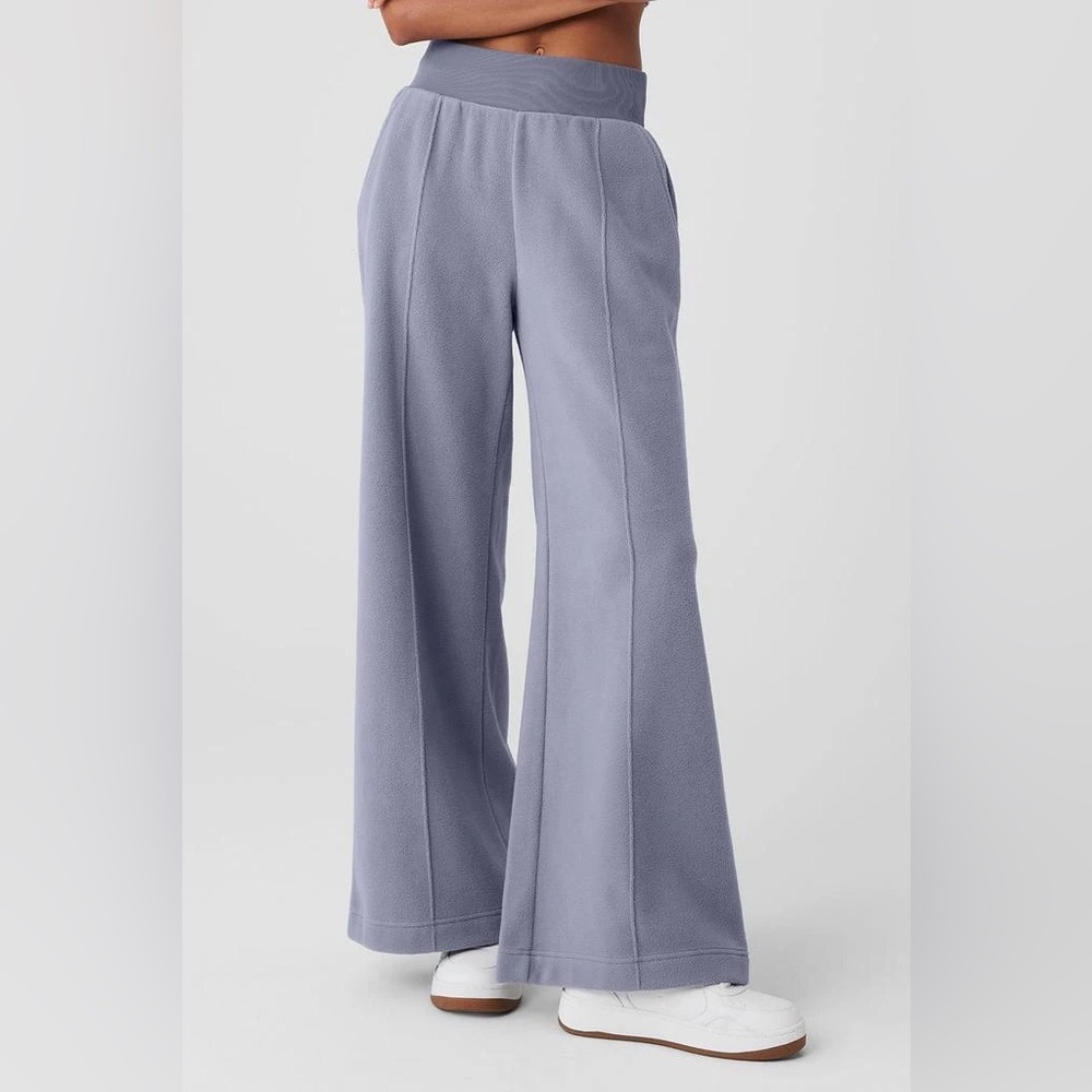 ALO YOGA | ✨NEW✨ Polar Fleece High-Waist Snowdrift Wide Leg Pant in Fog